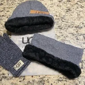 UGG | Accessories | Ugg 3 Piece Hat Scarf Gloves | Poshmark display picture 3
